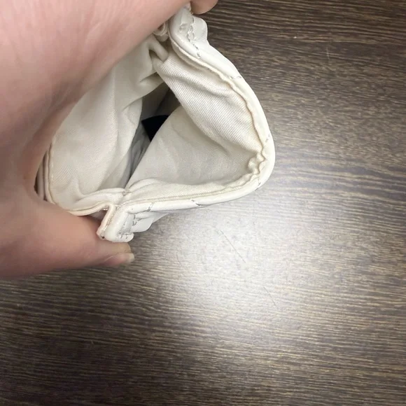 Badgley Mischka White Crossbody Bag - Picture 4 of 5